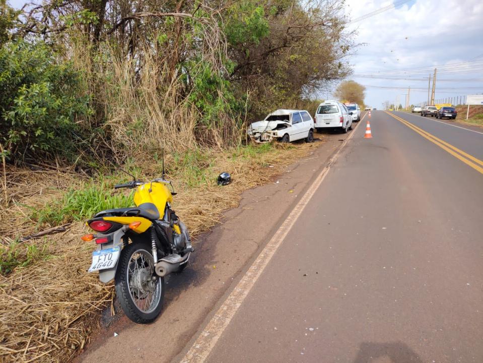 Foto 2 de 6 — ​Funcionário da Embraer morre em grave acidente entre carro e moto
